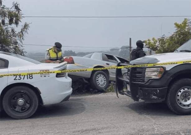 Acribillan a hombre en su auto en Martínez de la Torre; policías aseguran dos vehículos