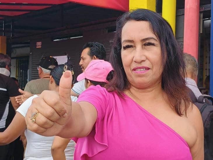 Hoy haremos historia: Mirna García realiza su voto en Coatzacoalcos