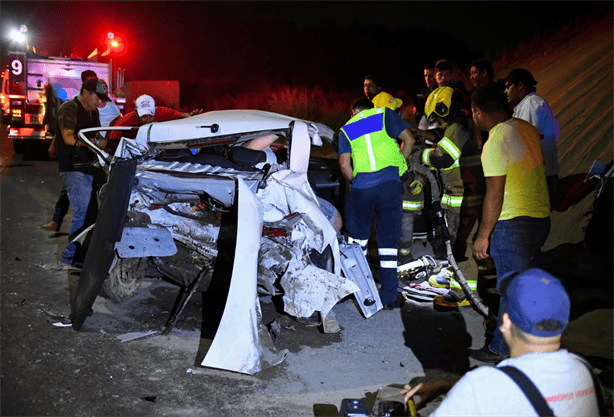 Fuerte accidente en la Riviera Veracruzana deja heridos y niña prensada en un auto | VIDEO