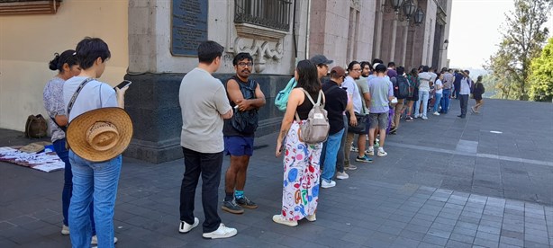 Las 5 casillas especiales lucen abarrotadas desde temprano en Xalapa