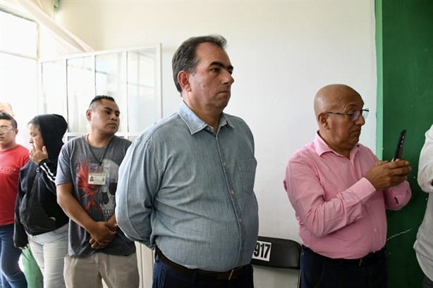 Pepe Yunes emite voto en Perote y dice que llevará elección hasta sus últimas consecuencias