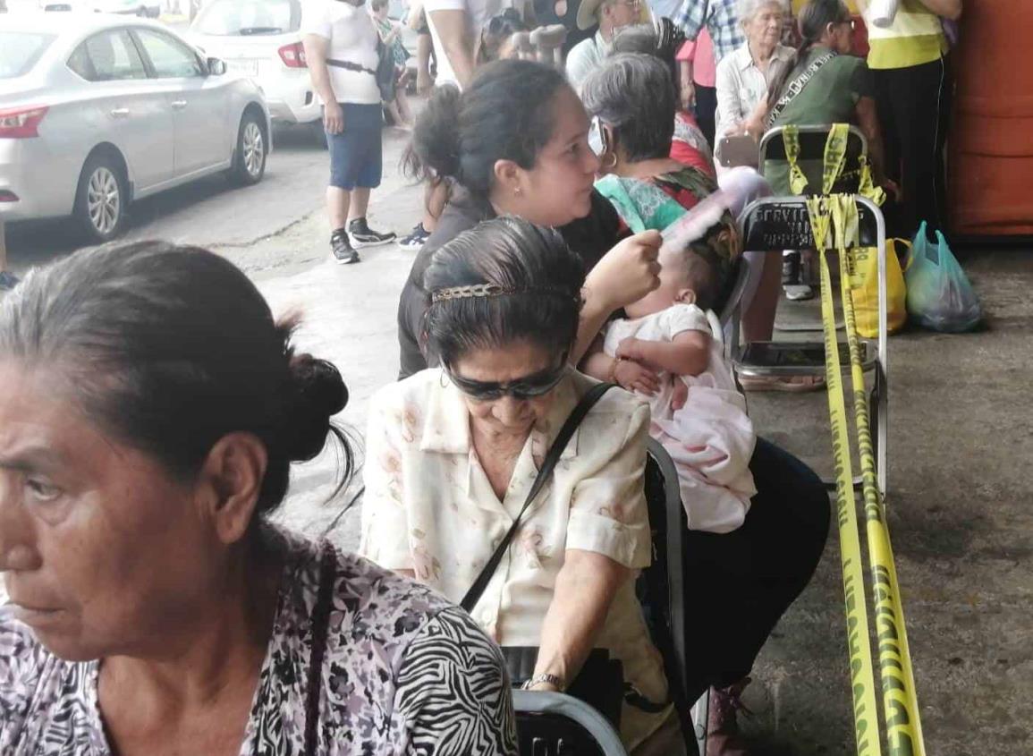 En Minatitlán esperan más de una hora para poder votar, abren tarde casillas para Elecciones 2024 I VIDEO