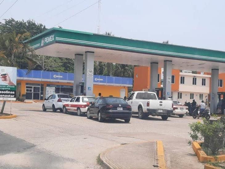 Tras escasez de gasolina, pausaron servicio domingo y lunes en Las Choapas | VIDEO