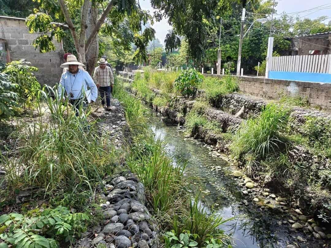 Urgen en Villa Cuichapa pronta reparación de muros del arroyo Nexmegata 