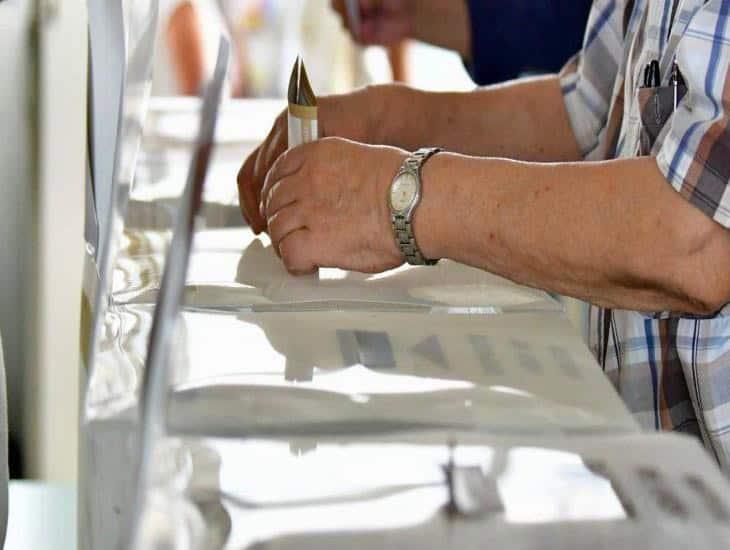 Junta Distrital 15 del OPLE en Veracruz realizan conteo de paquetes electorales