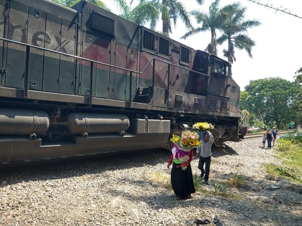 Se descarrila locomotora en bulevar Córdoba-Fortín