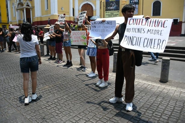 No es incendio, es negligencia; protestan estudiantes y ambientalistas en Xalapa