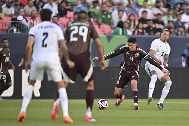 Humilla Uruguay a la Selección Mexicana