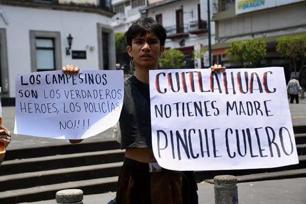 Manda ayuda contra incendios en Veracruz, no antimotines, reclaman a Cuitláhuac