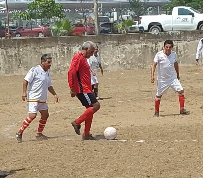 Duelo de Amigos en el futbol regional 60 y Más