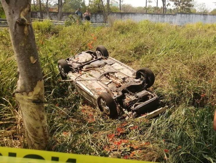 Volcadura deja a una persona sin vida en Cosoleacaque