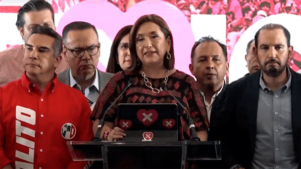 Se contradicen los opositores