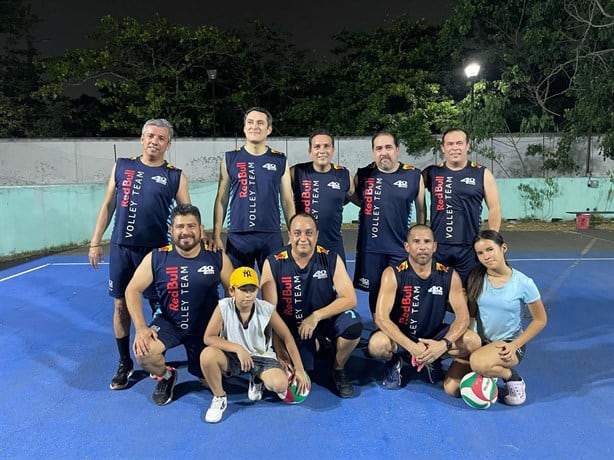 Brilla 40Tones en liga de voleibol en Reino Mágico