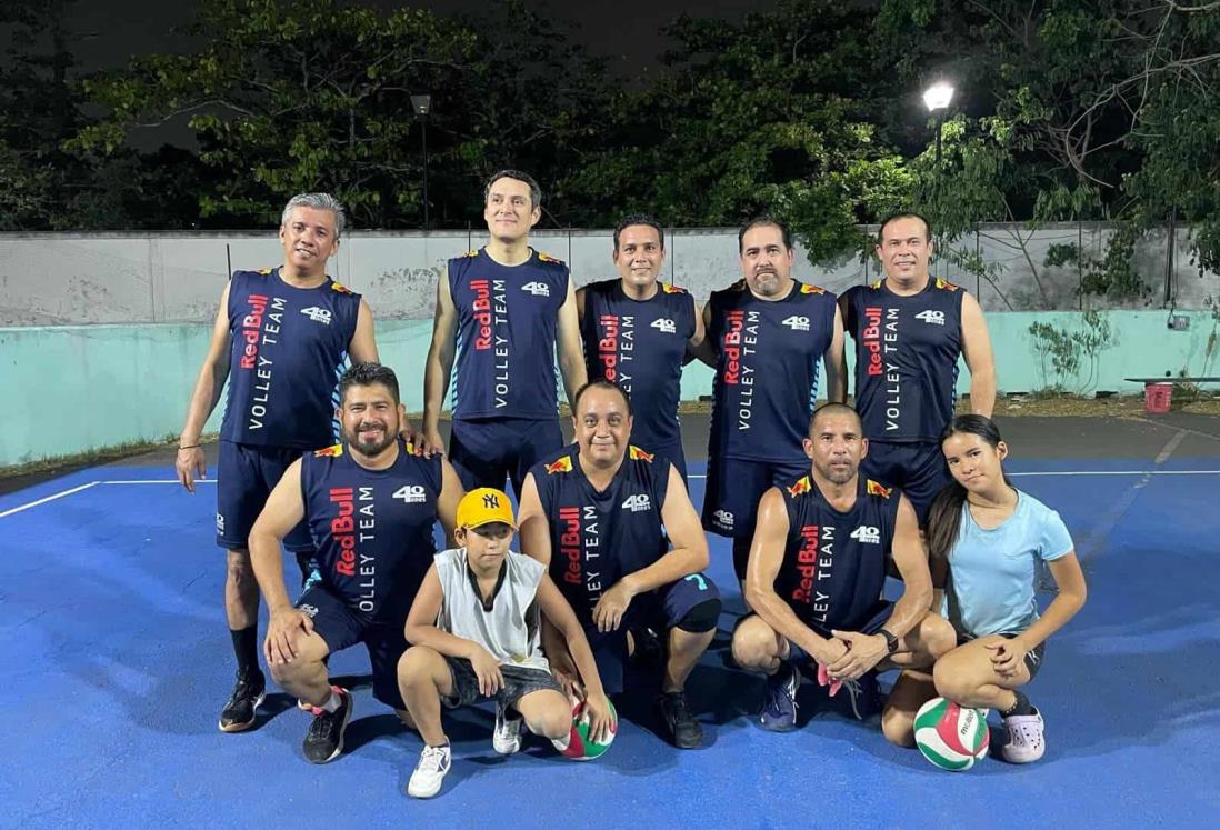Brilla 40Tones en liga de voleibol en Reino Mágico