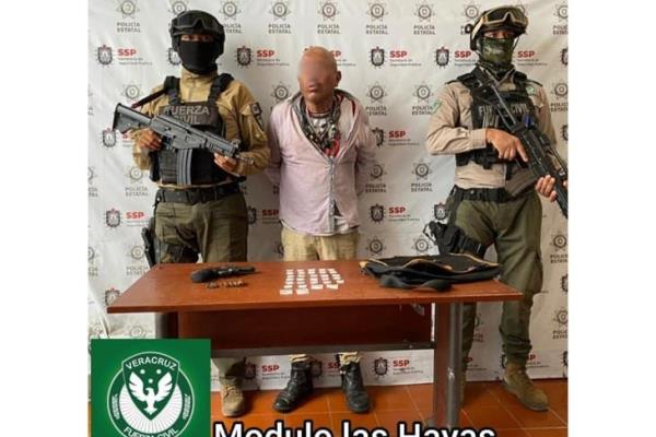 Capturan a individuo que amenazó con pistola a mujer cerca de los Lagos