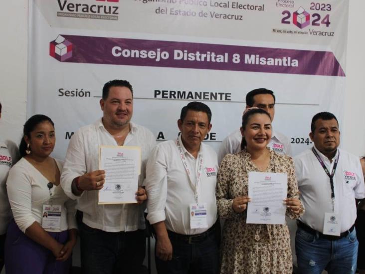 Entregan a Luis Vicente Aguilar Castillo constancia como diputado electo por Misantla