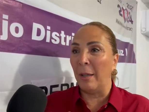 Bertha Ahued recibe del OPLE Veracruz constancia de mayoría como diputada local