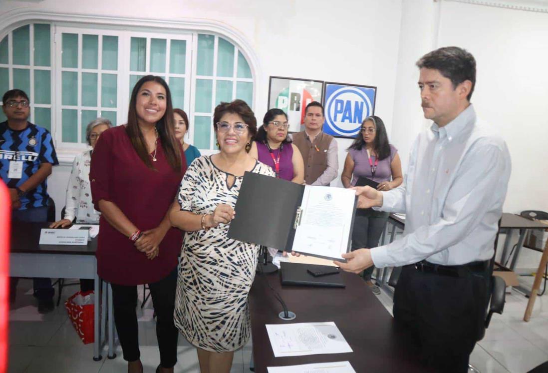 Rosa María Hernández recibe constancia de mayoría como diputada federal por el Distrito 12 de Veracruz