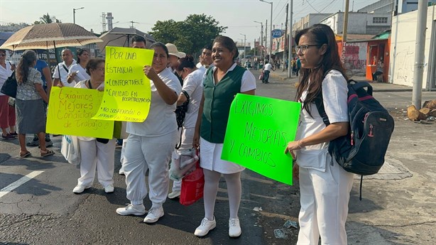 Cierran de nuevo la avenida Cuauhtémoc por manifestación en el IMSS | VIDEO