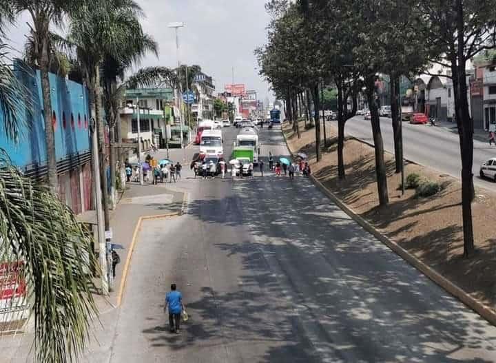 Colapsa vialidad en Xalapa por protestas contra Ahued ante falta de agua