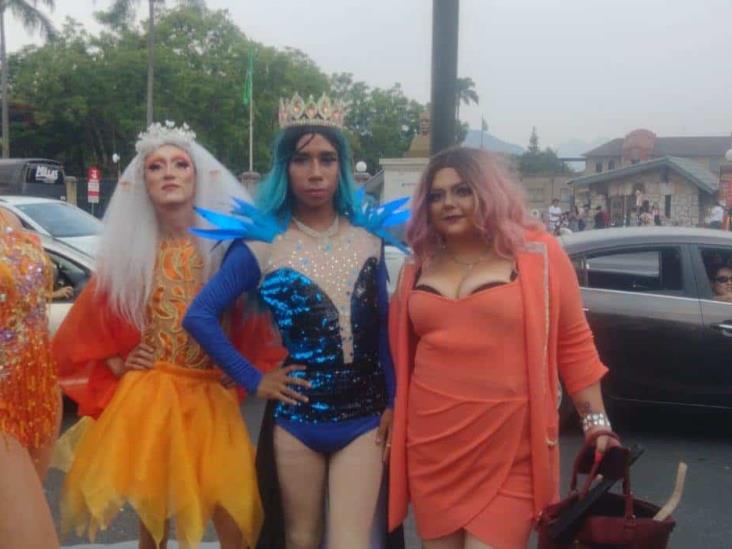 Con dos horas de retraso, comunidad LGBT realiza marcha en Orizaba (+Video)