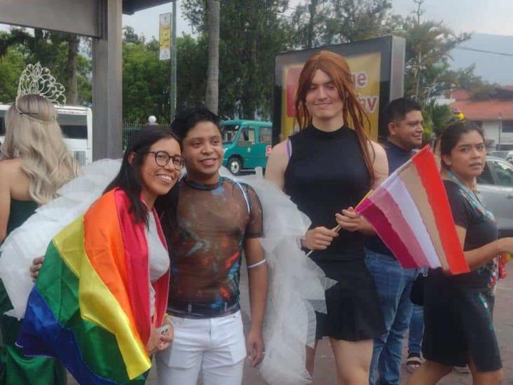 Con dos horas de retraso, comunidad LGBT realiza marcha en Orizaba (+Video)