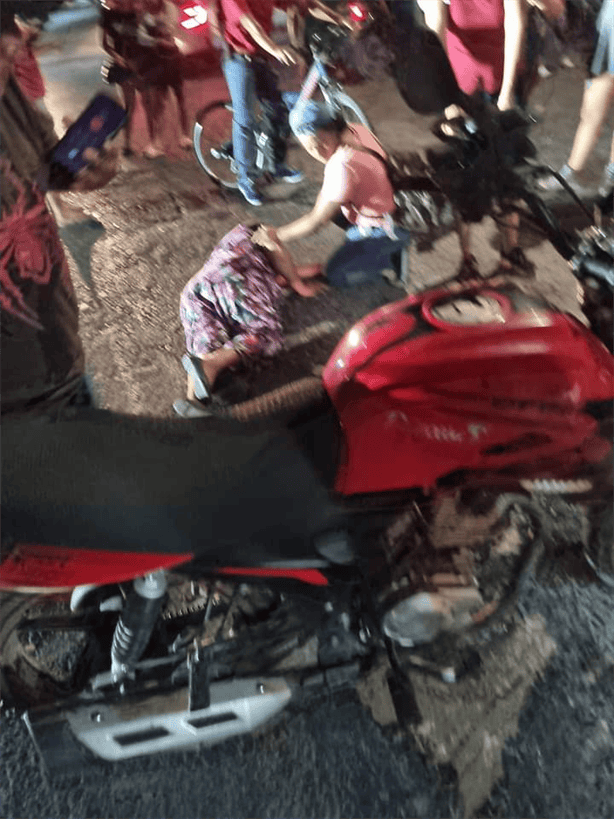 Mujer lesionada tras accidente en motocicleta en Ciudad Cardel