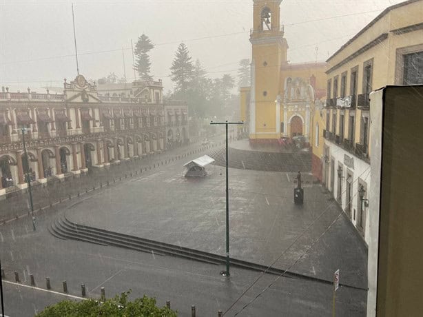 Xalapeños celebran con alegría la llegada de la lluvia tras olas de calor (+Video)