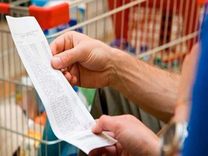 ¿Qué pasa si te revisan el ticket de compra al salir de un supermercado?