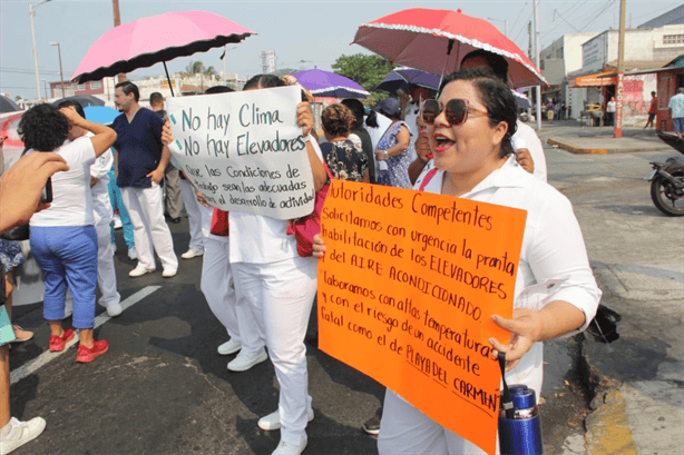 Personal del IMSS bloquea avenida Cuauhtémoc en protesta por malas condiciones en la UMAE 14 | VIDEO