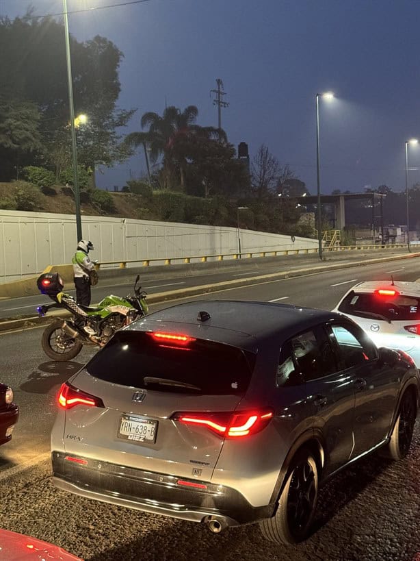 Bloqueos por falta de agua colapsan vialidad en Xalapa esta noche; checa las zonas