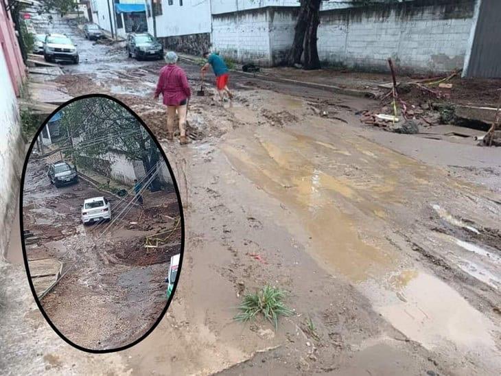 Constructora deja batidero de lodo en colonia Emiliano Zapata de Xalapa