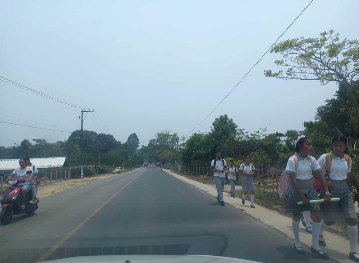 Estudiantes en peligro en la carretera Paralelo-Las Choapas