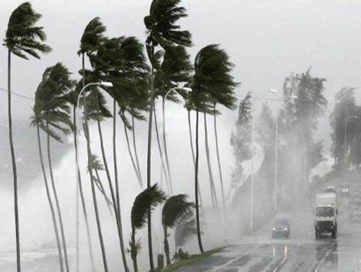 Ante temporada de ciclones ¿Qué debe incluir una mochila de emergencias? Esto recomienda PC Veracruz