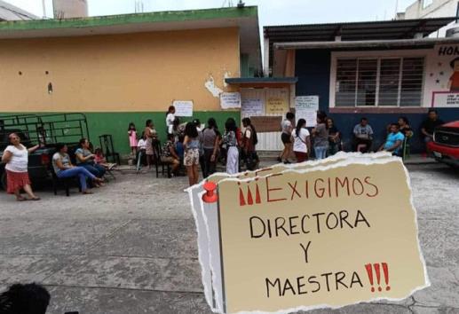 Padres de familia toman jardín de niños en Yecuatla; denuncian falta de directora