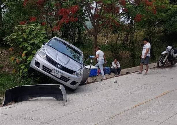 En carretera de Yecuatla se registra volcadura