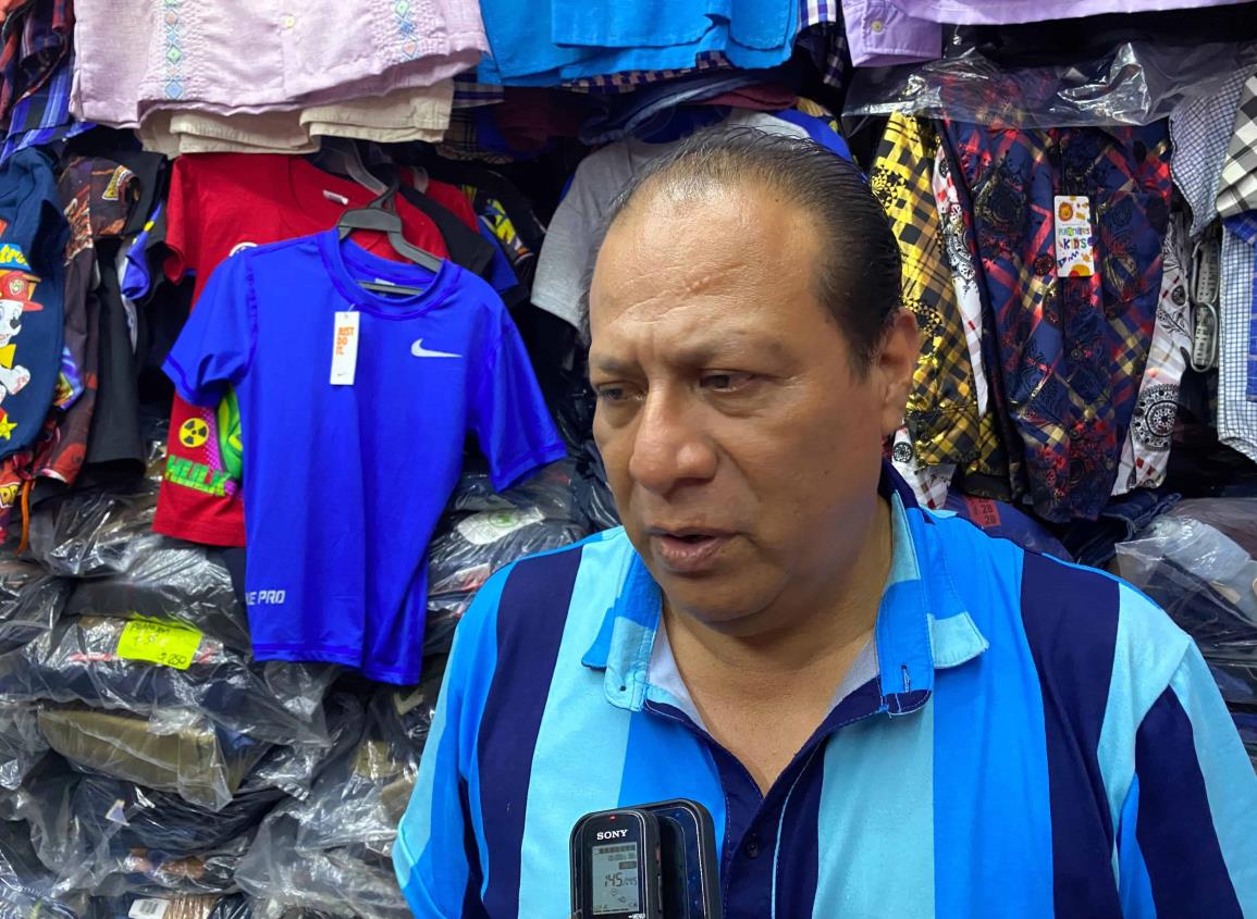 Comerciantes de Minatitlán esperan alza en ventas por festejo del Día del Padre | VIDEO