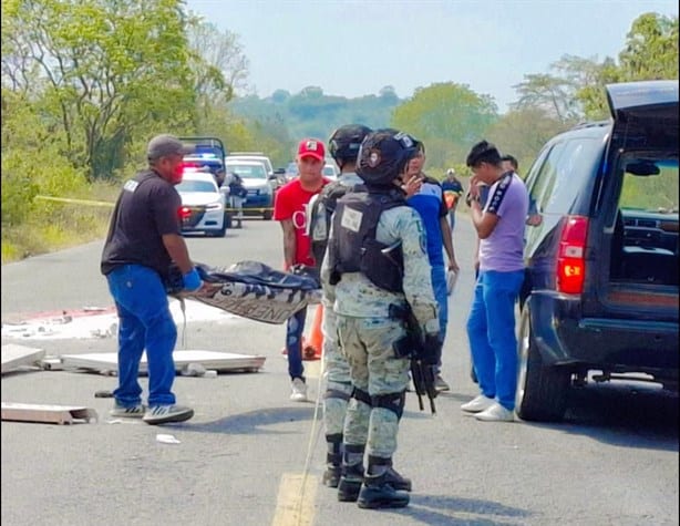 Vuelca camioneta en tramo Álamo-Tihuatlán dejando un fallecido y dos lesionados