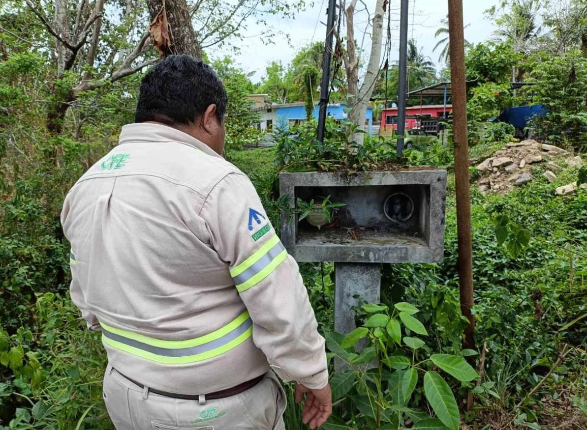 CFE continúa operativo en Villa Cuichapa; detectan usuarios irregulares 