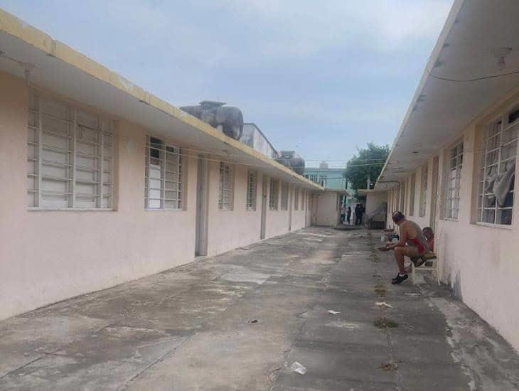 Hallan sin vida a persona de la tercera edad en una cuartería de Veracruz