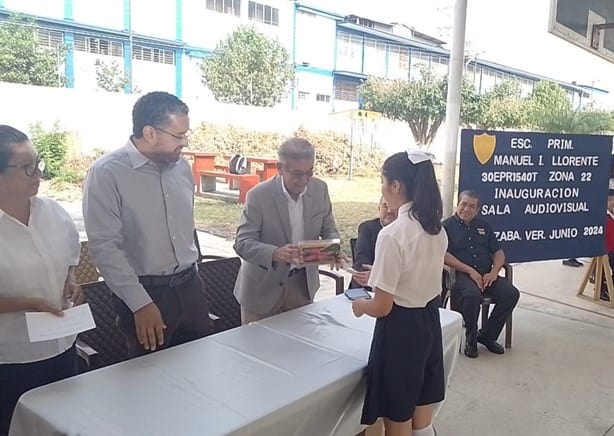 Con apoyo de CROM, inauguran sala audiovisual en primaria de Orizaba