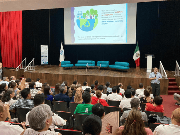 Realiza UCC Coloquio Pacto Educativo Global y Universidad