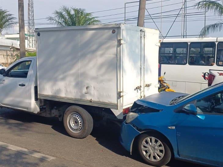 Se registra aparatosa carambola de 3 en colonia de Córdoba