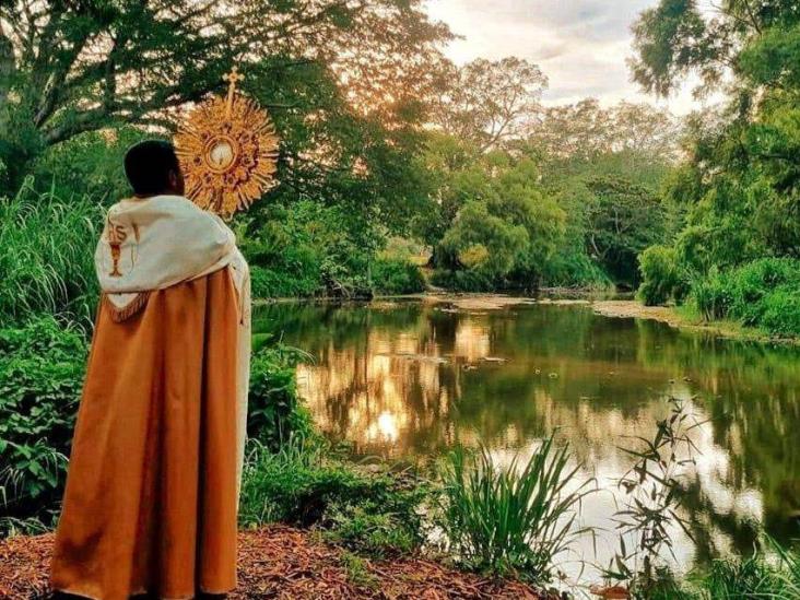 Católicos y evangélicos se unen en oración ante muerte de río en norte de Veracruz por sequía