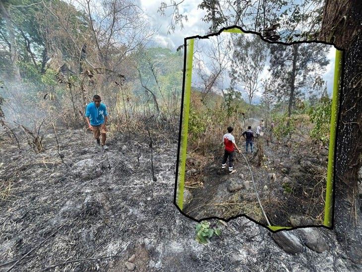 Autoridades y vecinos sofocan incendio en Yecuatla, el responsable fue detenido