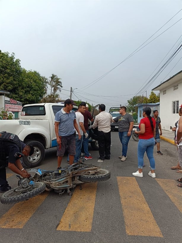 Se impactan dos motociclistas en Tierra Blanca
