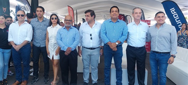 Realiza la AMDA "Feria Automotriz" en Boca del Río; participan 28 agencias
