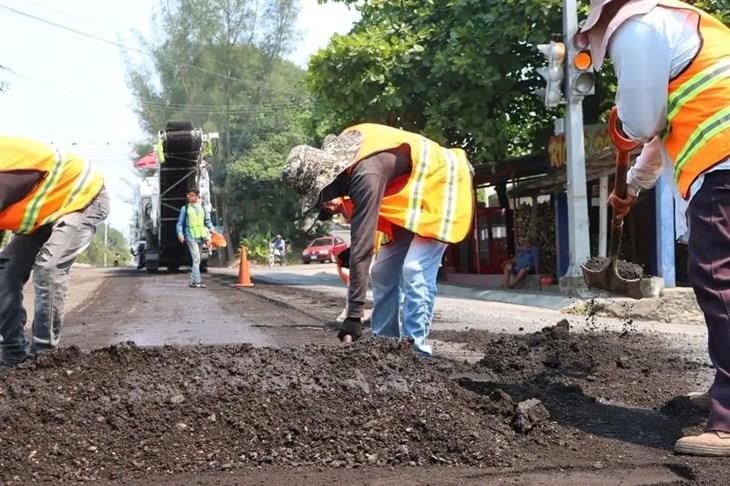 Taxistas de Misantla celebran inversión para reparar carreteras