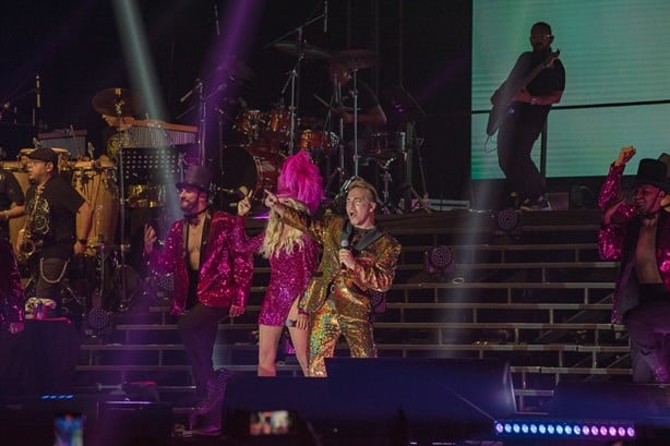 Yuri y Cristian hacen cantar a Veracruz con show Unidos en el escenario