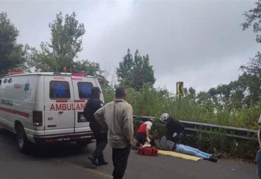 Accidente en carretera estatal Misantla-Xalapa deja a motociclista lesionado